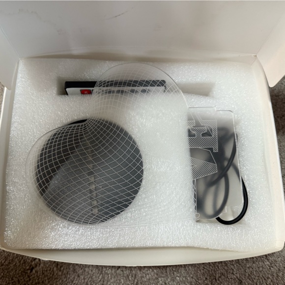 3D Heart Night Light with Remote - Picture 2 of 2